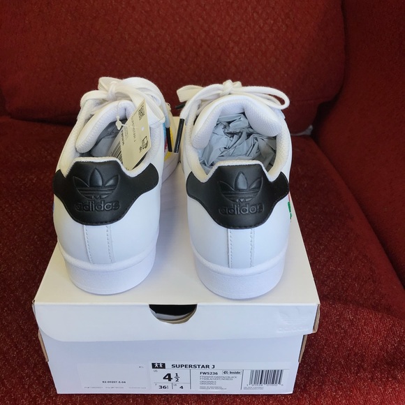 Superstar shoes cloud white size 4.5 Kids - Picture 7 of 8